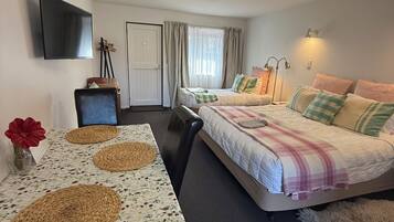 1 bedroom, WiFi, bed sheets