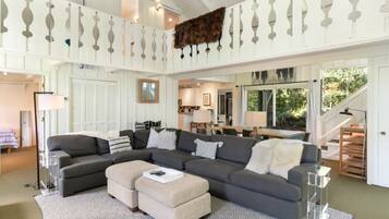 Televisión, chimenea