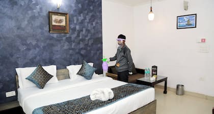 Terrific 9-bedroom hotel in marvelous New Delh Airporti with AC, WiFi