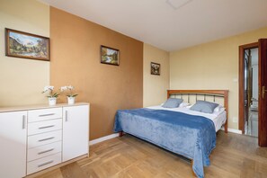 1 bedroom, bed sheets - Apartment Zakopane Center by Renters (Zakopane)