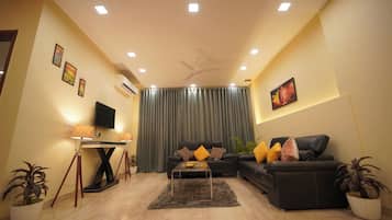 3 bedrooms, in-room safe, laptop workspace, soundproofing