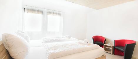 1 camera, una scrivania, culla da viaggio, Wi-Fi gratuito