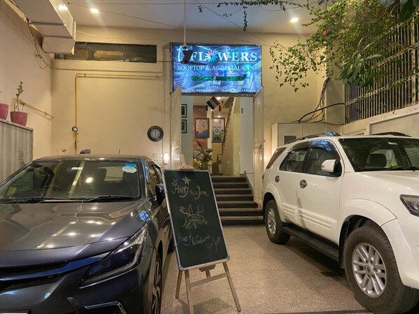 Free valet parking - 11Flowers Service Apartment By GRB (Mathura)