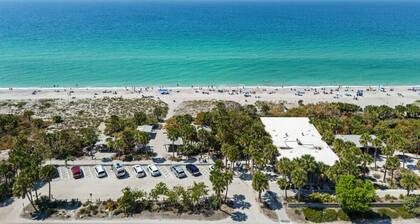 Travelers Nook close to Venice Beach!