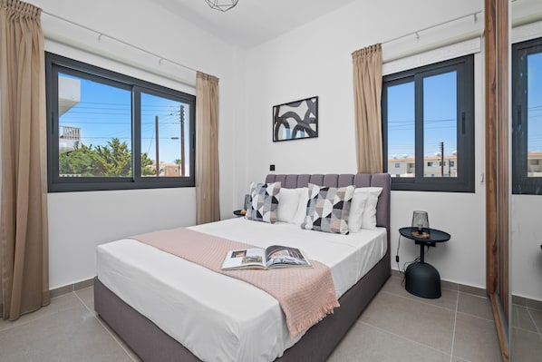 1 bedroom, desk, free WiFi, bed sheets