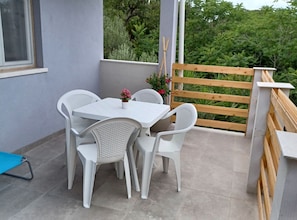 Apartment (FreeMe Apartment - One Bedroom Apartm) | Balcony