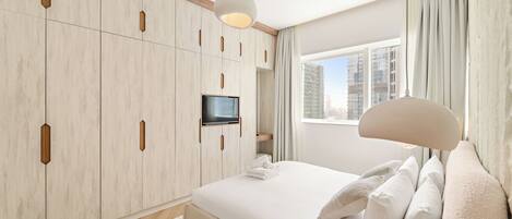 1 bedroom, in-room safe, iron/ironing board, free WiFi