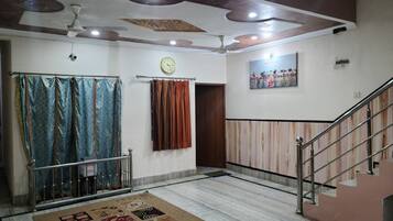 Lorong