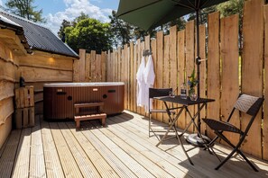 Luxury Cabin, 1 Bedroom (The Wee Bears Den)