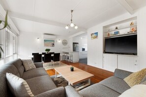 Smart TV, DVD player