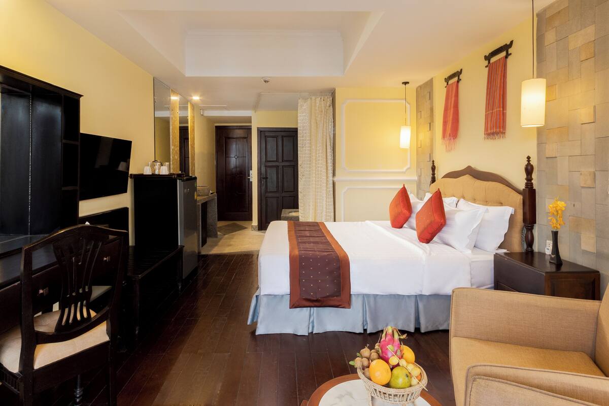 Deluxe King With Balcony