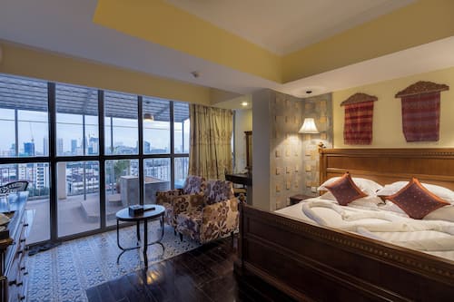 Junior Suite With Terrace | In-room safe, desk, soundproofing, free WiFi