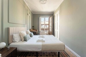 4 habitaciones, tabla de planchar con plancha, wifi y ropa de cama 
