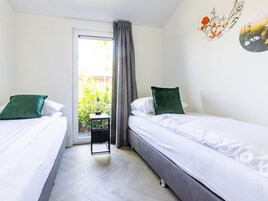 3 habitaciones, muebles diferentes y ropa de cama 