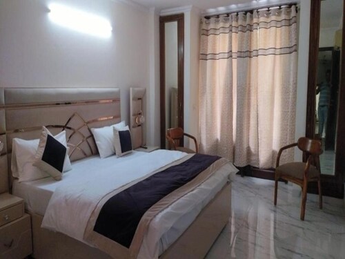 Room-home Stay Cum Bed and Breakfast