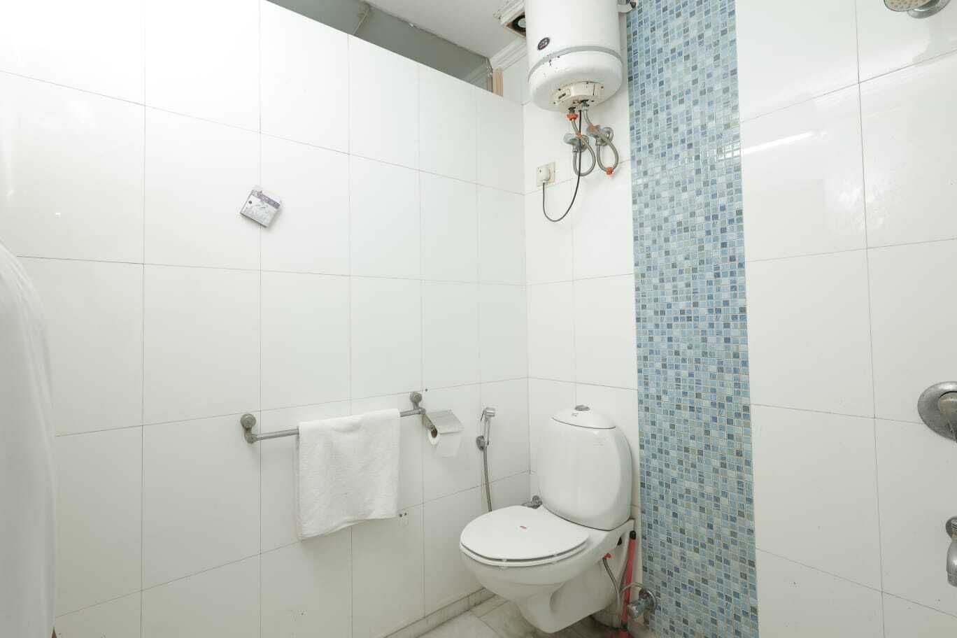 Room, 1 Bedroom, Smoking | Bathroom