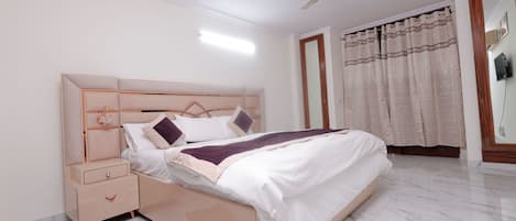 Room, 1 Bedroom, Accessible, Smoking | 1 bedroom
