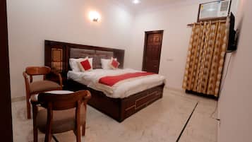 Room, 1 Bedroom, Accessible, Smoking | 1 bedroom