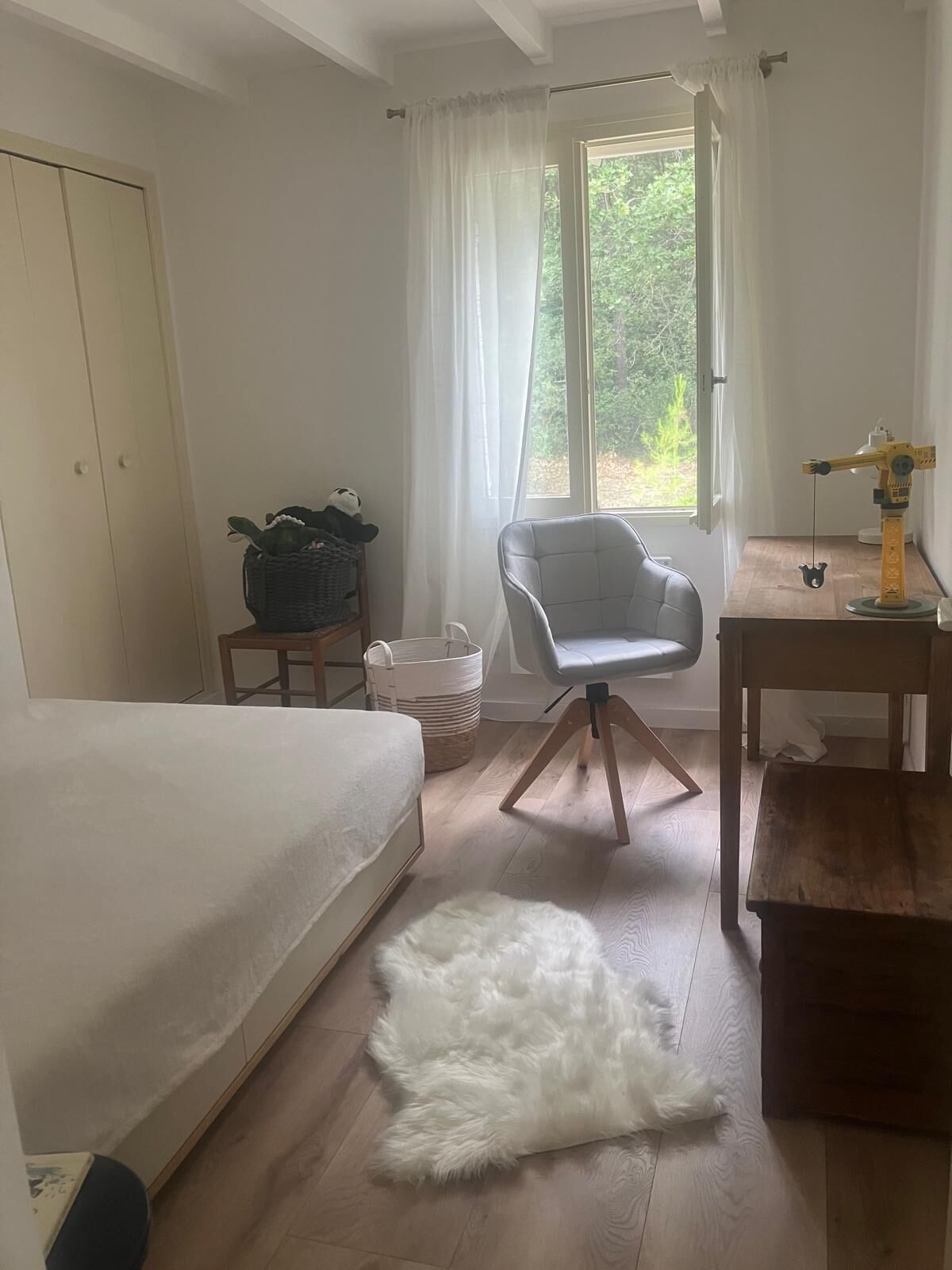 5 slaapkamers, een strijkplank/strijkijzer, reisbedje, wifi