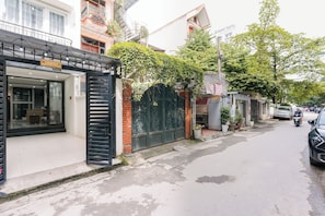 Front of property - Oikia Hanoi Hotel&Apartment (Hanoi)