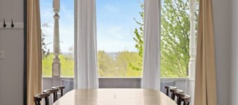 Century Casa - 3BDR, Sauna, Parking, Character