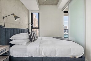 1 室のベッドルーム、アイロン / アイロン台、WiFi (無料)、ベッドシーツ