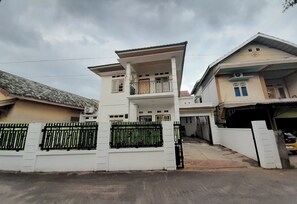 Front of property - Hotel O Rafie Exclusive 2 Syariah (Jambi)