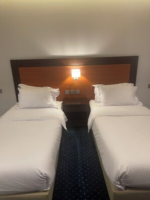Presidential Suite, Balcony, City View | Egyptian cotton sheets, premium bedding, in-room safe, laptop workspace - Hayat AlFursan for Apartments Hotel (Gurayat)