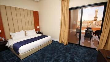 Executive Suite, City View | Egyptian cotton sheets, premium bedding, in-room safe, laptop workspace