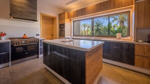 Micro-ondas, fogão, cooktop, lava-louças