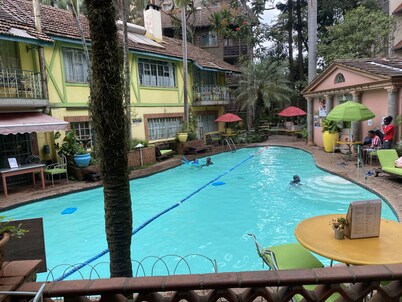 Woodmere Grand Hotel