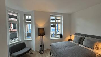 1 slaapkamer, een strijkplank/strijkijzer, gratis wifi, beddengoed