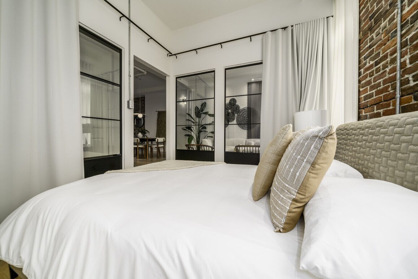 3 bedrooms, iron/ironing board, travel crib, WiFi (free)