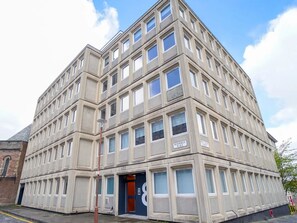 Front of property - 8 Roxburgh (Edinburgh)