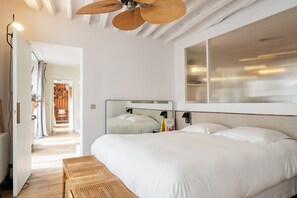 2 عدّة غرف نوم ومكتب وواي فاي وملاءات أسرّة