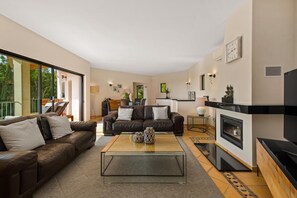 TV connectée, cheminée, imprimantes
