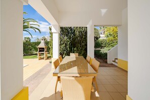Outdoor dining - Vila Jandia - 3 bedroom holiday villa with private pool (Lagoa)
