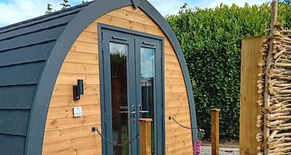 Fat Pete's Pod - Just 10 minutes from the Norfolk Broads and the City Of Norwich