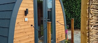 Fat Pete's Pod - Just 10 minutes from the Norfolk Broads and the City Of Norwich