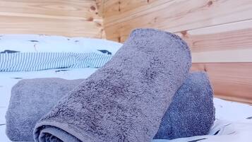 1 bedroom, WiFi, bed sheets, wheelchair access