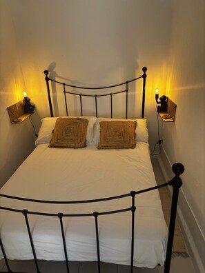 1 bedroom, iron/ironing board, travel cot, free WiFi - Cozy studio in beautiful Eivissa  (Jesus)
