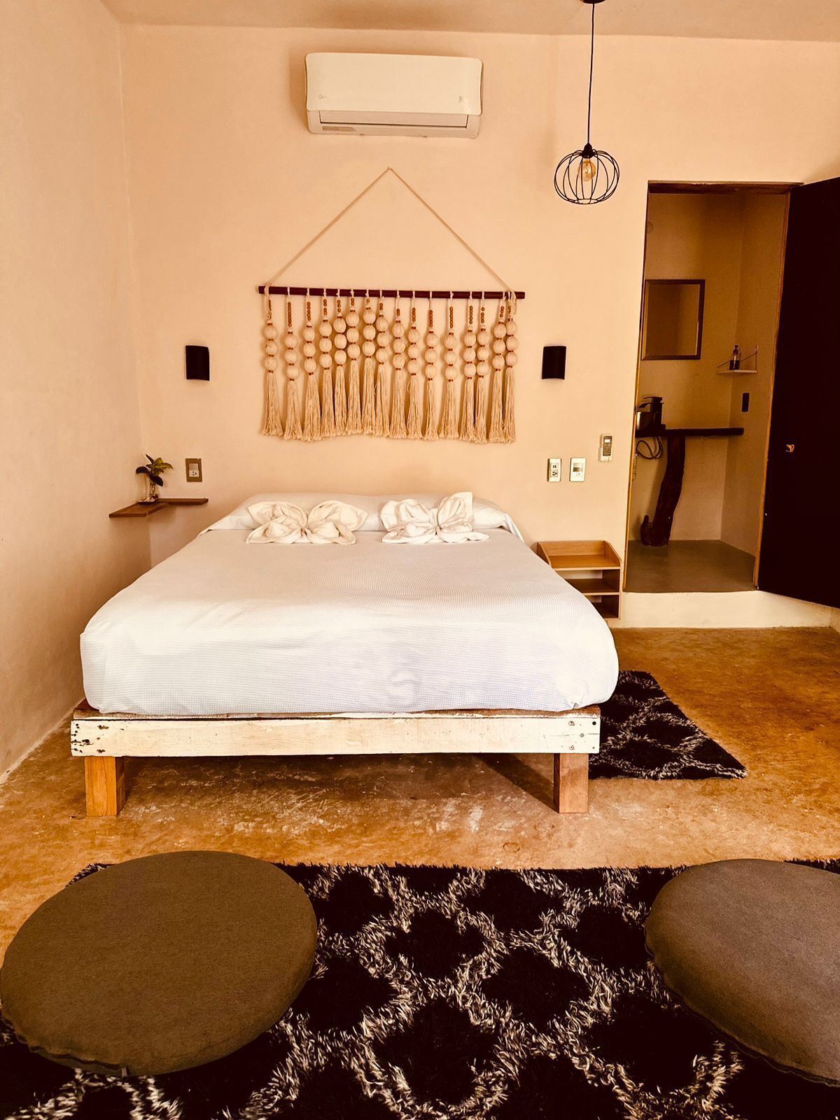 4 bedrooms, WiFi, bed sheets