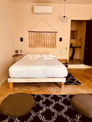 4 bedrooms, WiFi, bed sheets