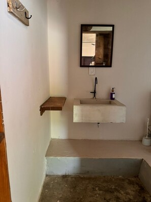 Shower, towels, soap, shampoo