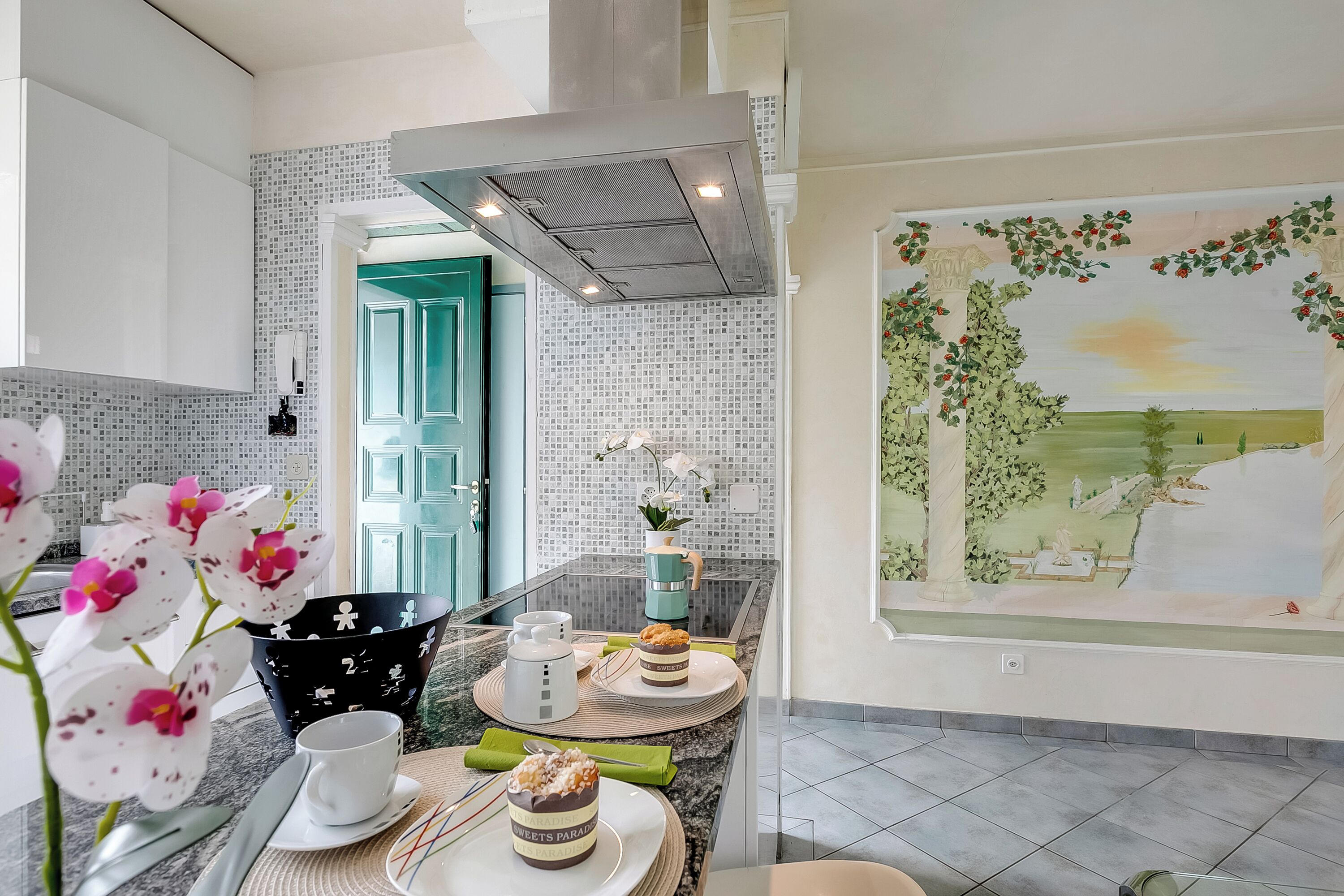 Fridge, microwave, oven, coffee/tea maker