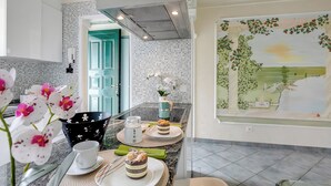 เครื่องชงกาแฟ/ชา, ตู้เย็น, ไมโครเวฟ, เตาอบ