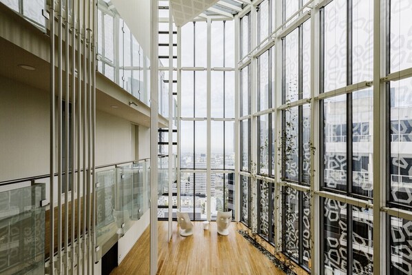 Interior - Luxurious Enormous 5brm Penthouse (Southbank)