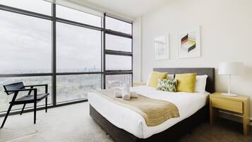 4 bedrooms, desk, iron/ironing board, WiFi