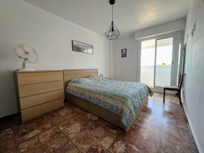 1 bedroom - T2 apartment 200m from beach with parking, pets allowed (Saint-Cyprien)