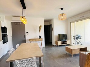 Dining - Luminous 2BR Apartment in Lumio - 6 Guests, A/C, Near Beach, Large Terrace, Parking Included (Lumio)